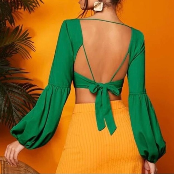 Green crop top with cutouts and balloon sleeves - Picture 2 of 2